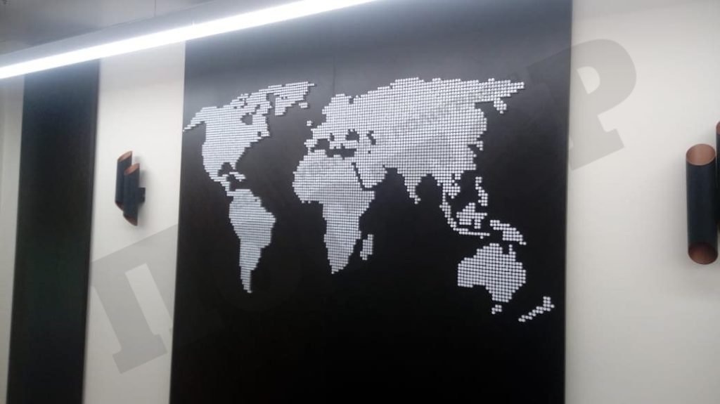 Интерьерная карта мира из органического стекла